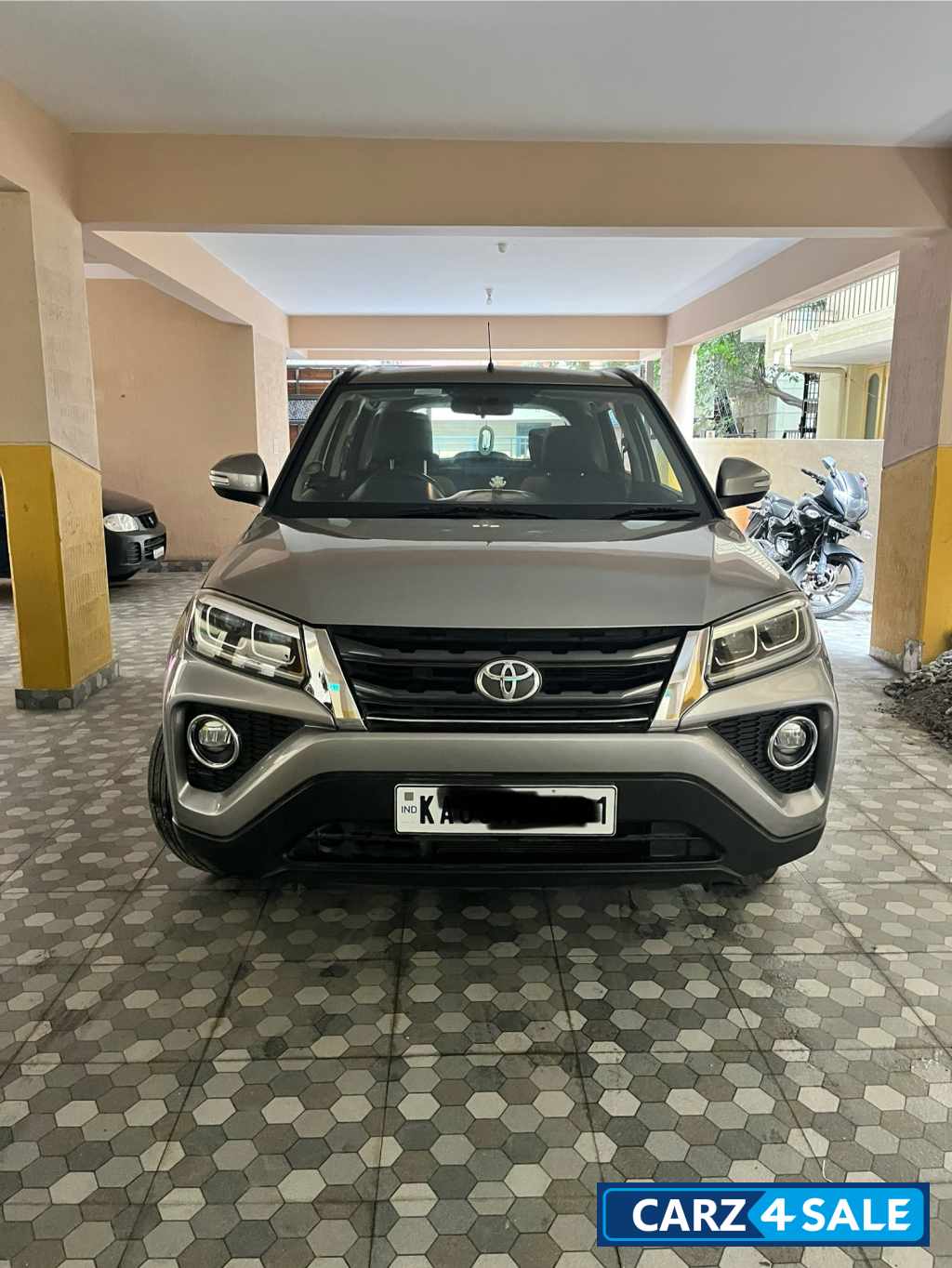 Toyota Urban Cruiser Mid