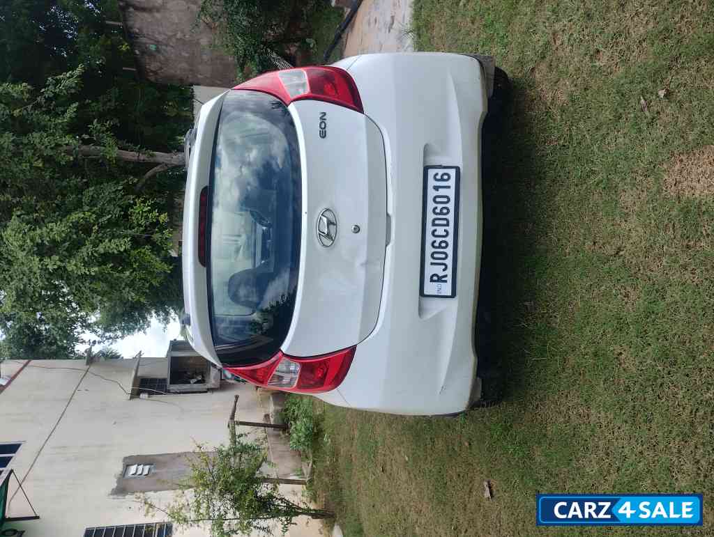 White Hyundai Eon Megna +