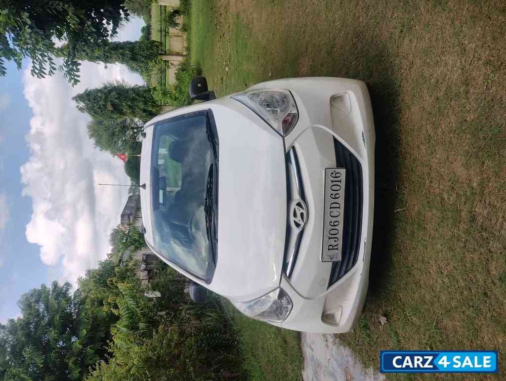 White Hyundai Eon Megna +