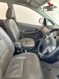 Silver Toyota Innova ZX