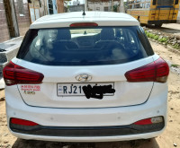 White Hyundai Magna+VTVT