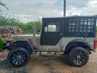 Mahindra Jeep Economy di 4 wd