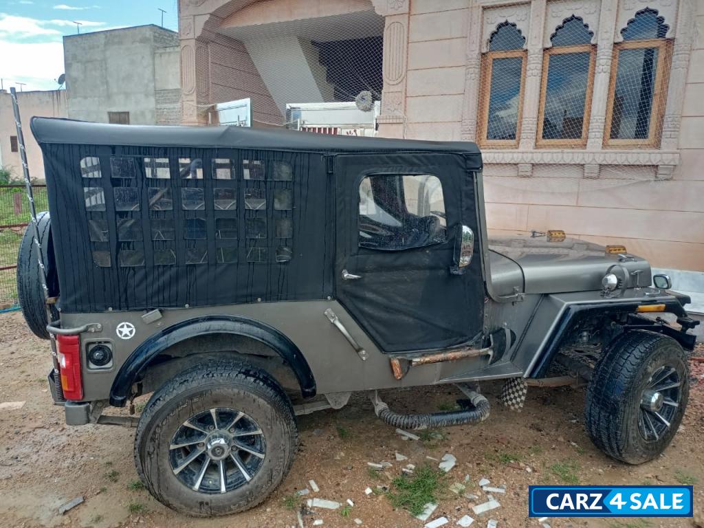 Mahindra Jeep Economy di 4 wd