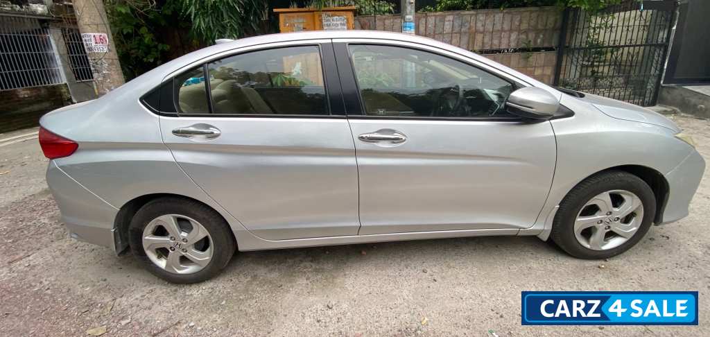 Honda City 1.5 V MT(I-VTEC)