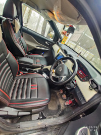 Onyx Black Nissan Magnite XV MT