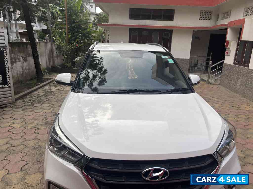 White Hyundai Creta