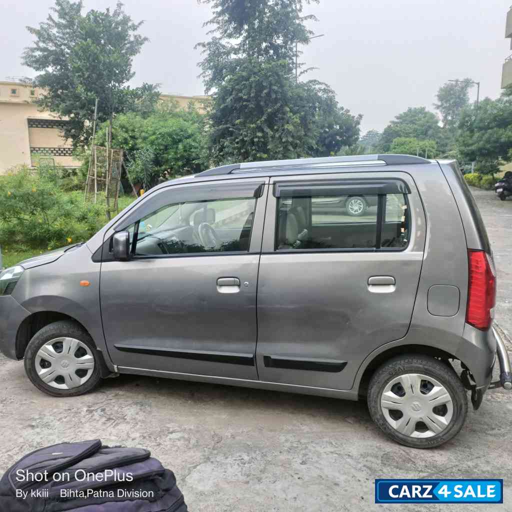 Silver Grey Maruti Suzuki Wagon R Vxi AMT
