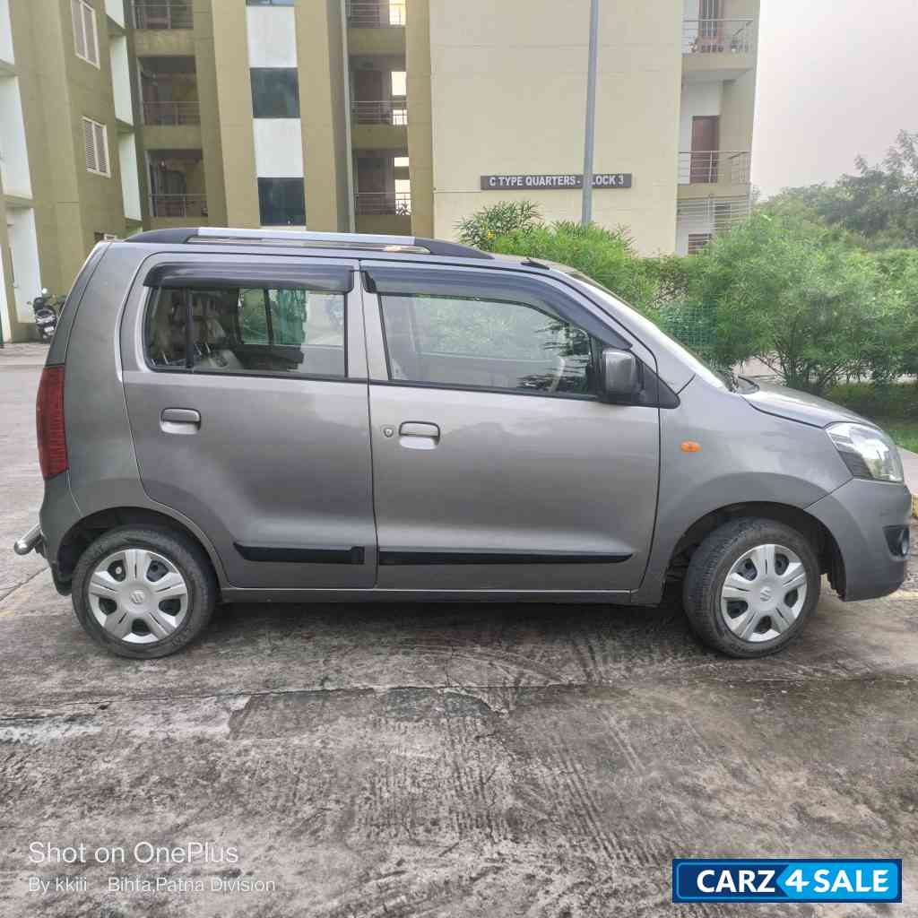 Silver Grey Maruti Suzuki Wagon R Vxi AMT