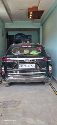 Midnight Black Toyota Urban Cruiser Hyryder G neodrive