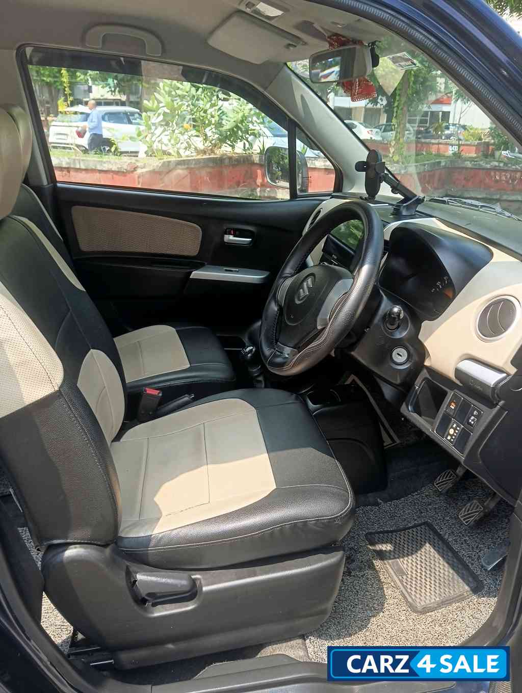 Blue Maruti Suzuki Wagon R Lxi cng