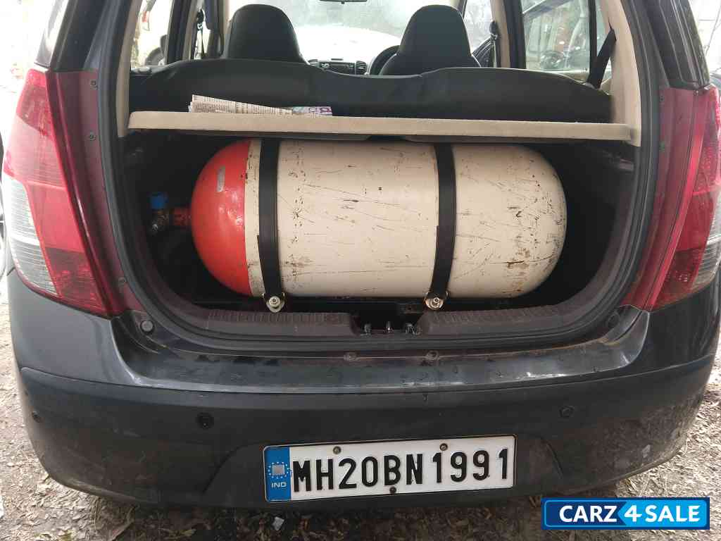 Hyundai i10 Magna CNG