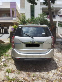 Mahindra XUV 500 W10