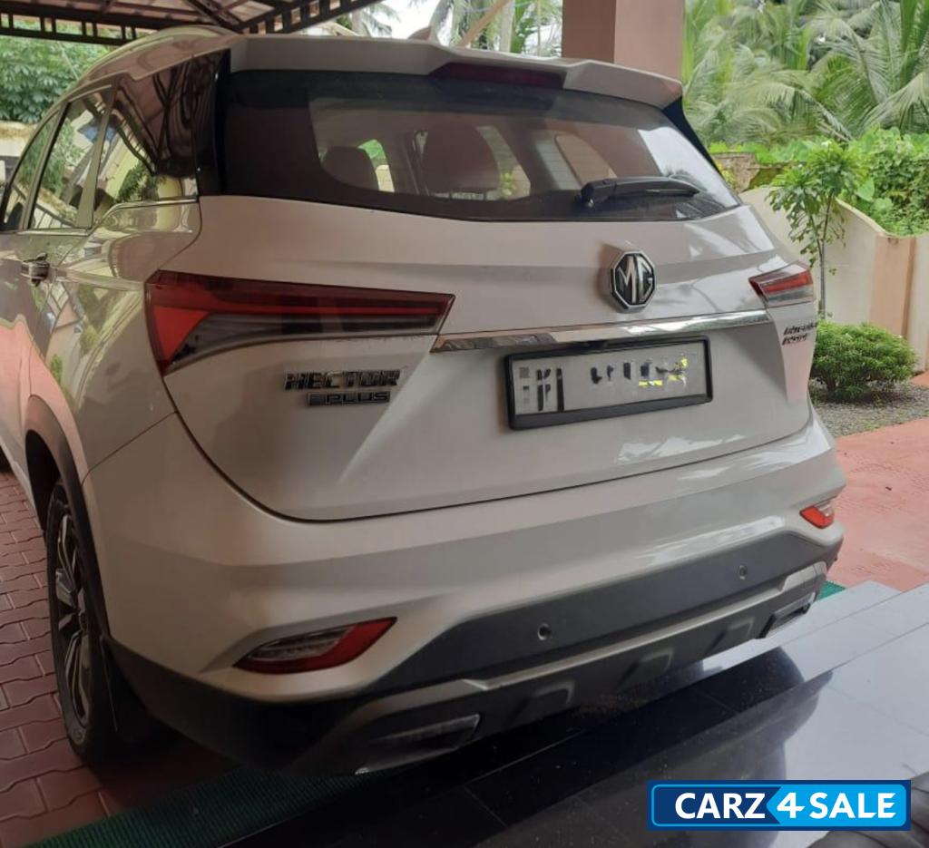 MG Hector Plus Sharp