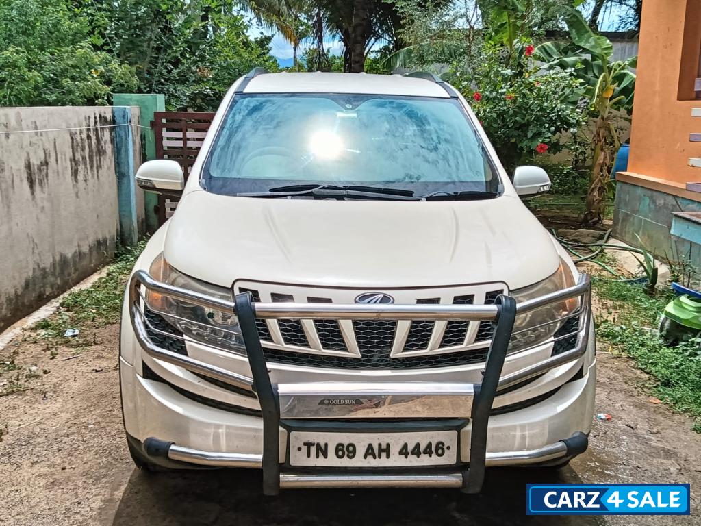 Mahindra XUV 500 W8