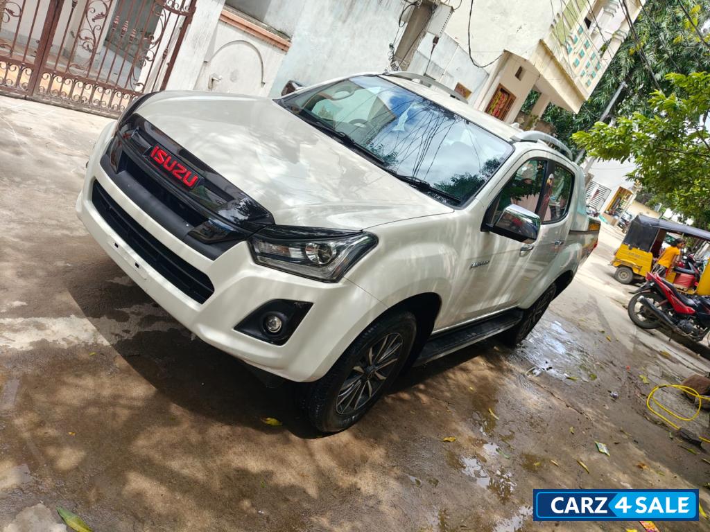 Isuzu D-Max V-Cross AT