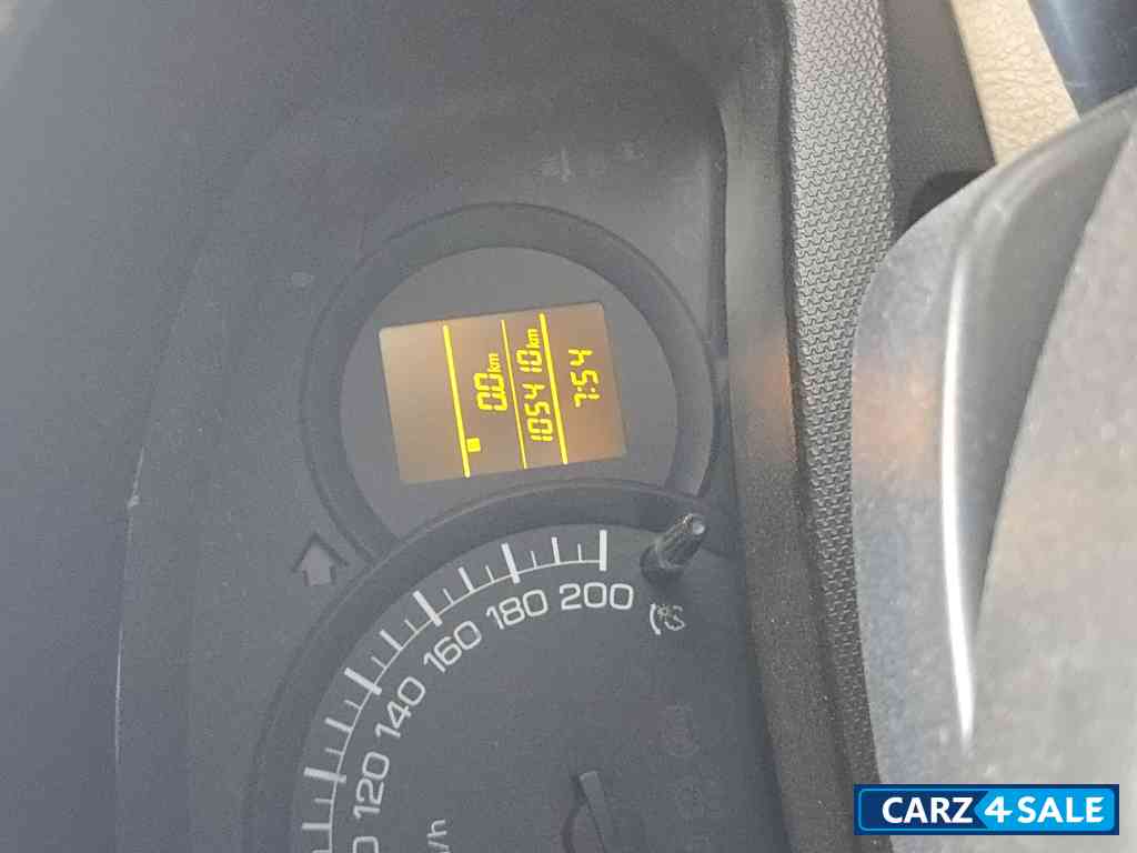 Maruti Suzuki Vitara Brezza Smart Hybrid Vxi AT