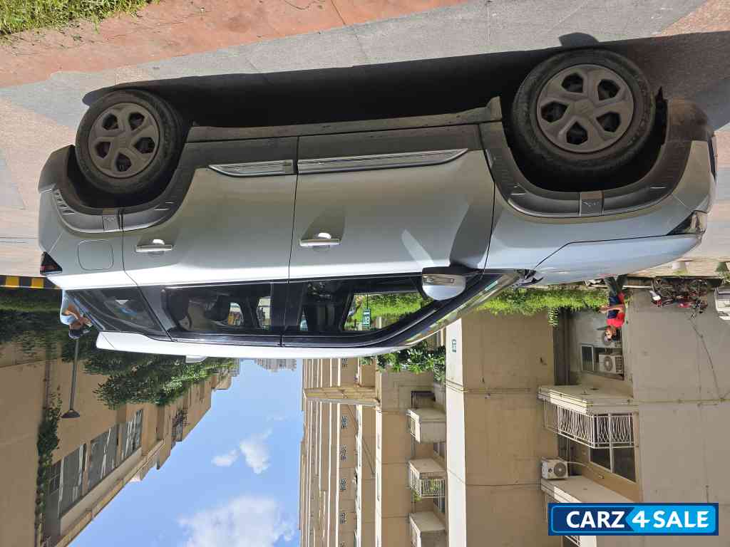 Maruti Suzuki Vitara Brezza Smart Hybrid Vxi AT