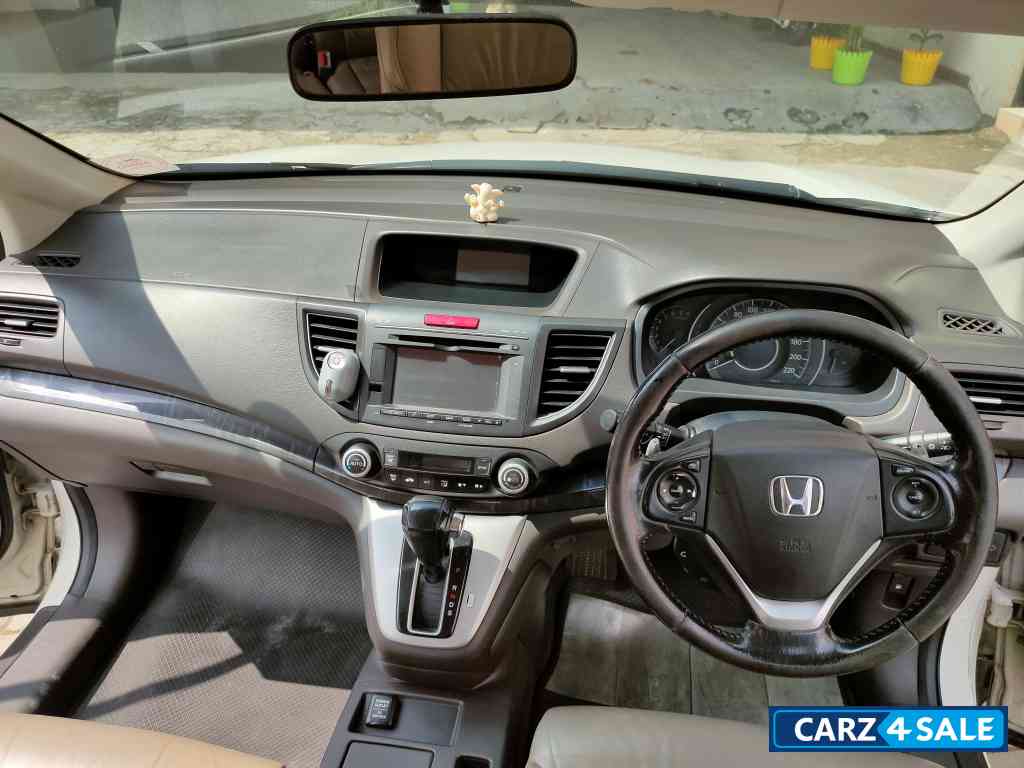 Taffeta White Honda CRV 2.4L AT AVN 4WD