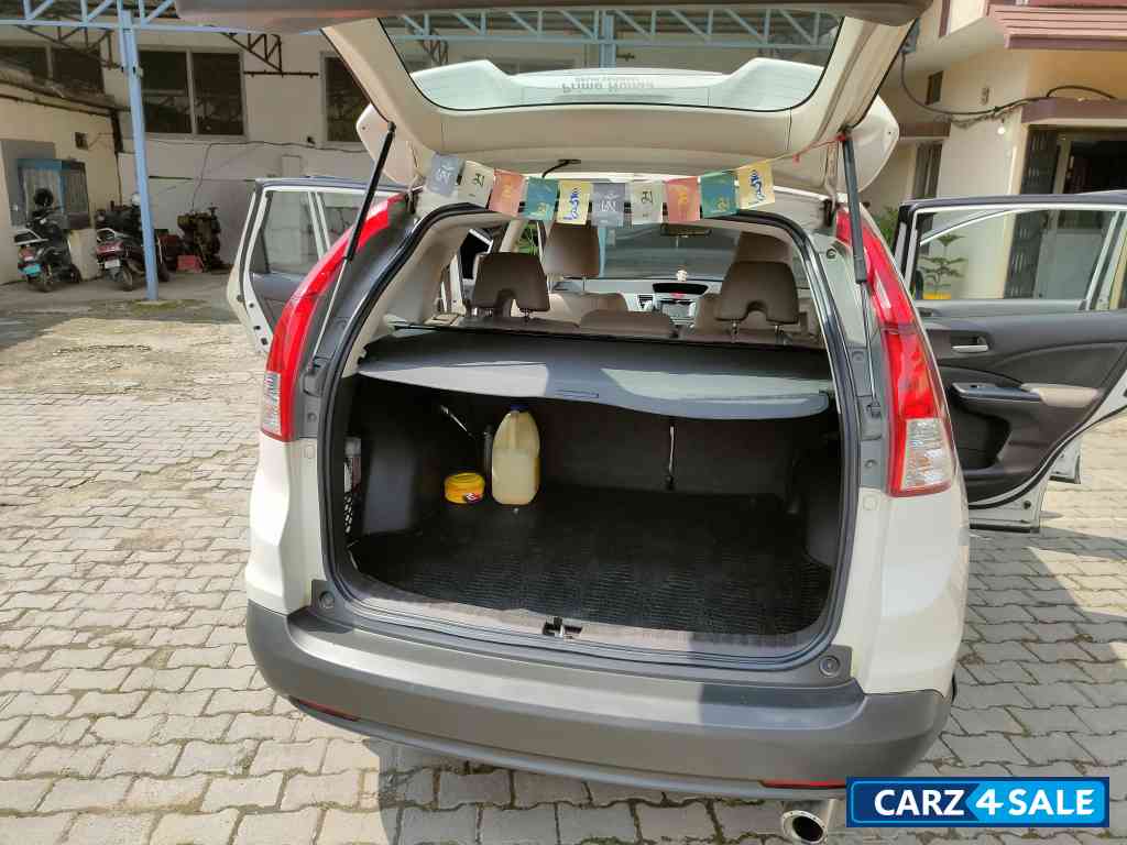 Taffeta White Honda CRV 2.4L AT AVN 4WD