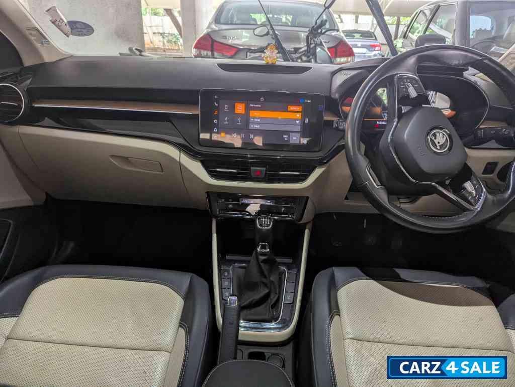 Skoda Slavia Skoda Slavia 1.0 MT Top Model Skoda Slavia Skoda Slavia 1.0 MT Top Model