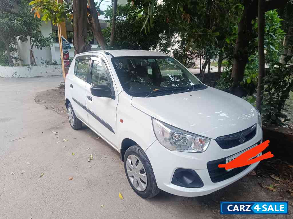 White Maruti Suzuki Alto K10 VXI AT (O) White Maruti Suzuki Alto K10 VXI AT (O)