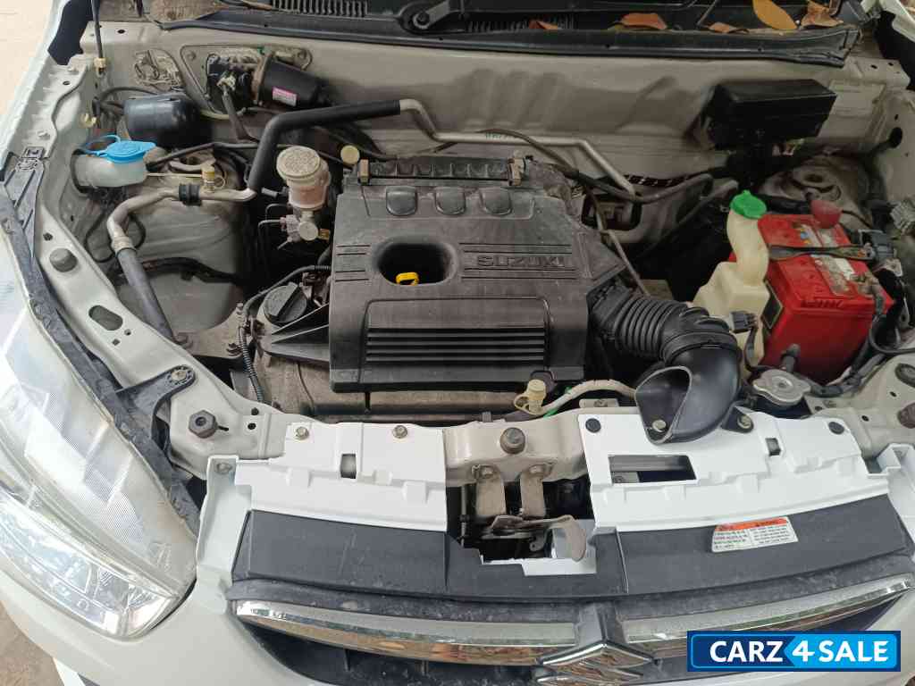 White Maruti Suzuki Alto K10 VXI AT (O) White Maruti Suzuki Alto K10 VXI AT (O)