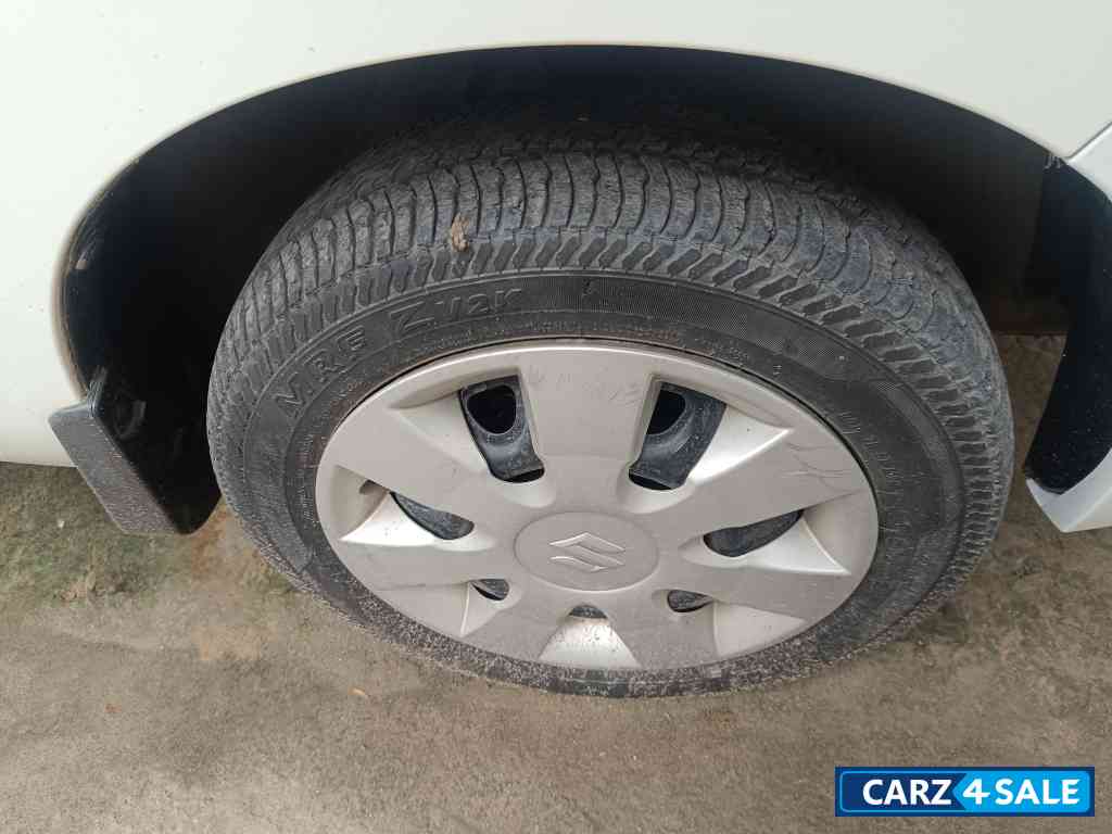 White Maruti Suzuki Alto K10 VXI AT (O) White Maruti Suzuki Alto K10 VXI AT (O)