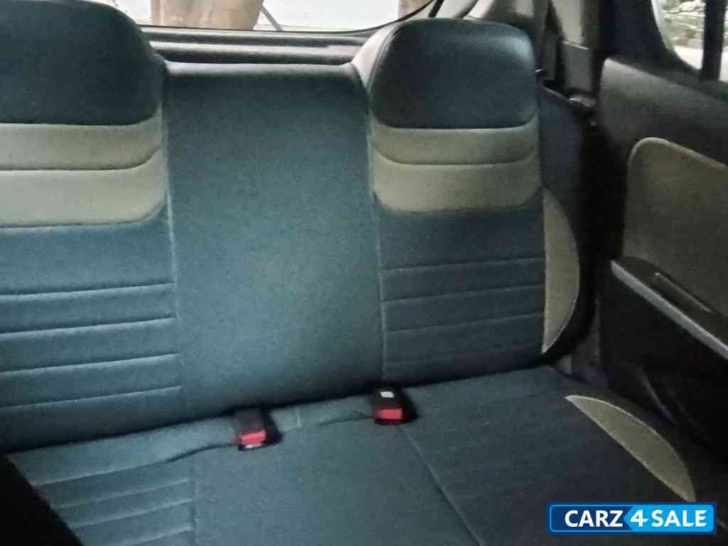 White Maruti Suzuki Alto K10 VXI AT (O) White Maruti Suzuki Alto K10 VXI AT (O)