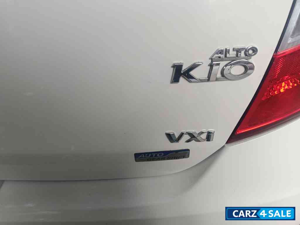 White Maruti Suzuki Alto K10 VXI AT (O) White Maruti Suzuki Alto K10 VXI AT (O)