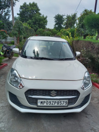 White Maruti Suzuki Swift Vxi AGS