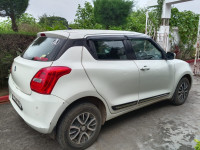 White Maruti Suzuki Swift Vxi AGS