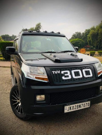 Mahindra TUV300 T6 Plus 2015 Model