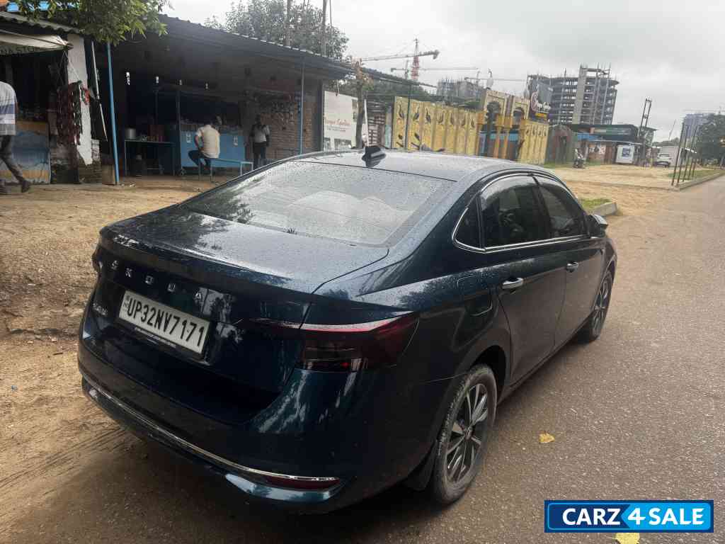 Skoda Slavia Style 1.0 TSI AT Skoda Slavia Style 1.0 TSI AT