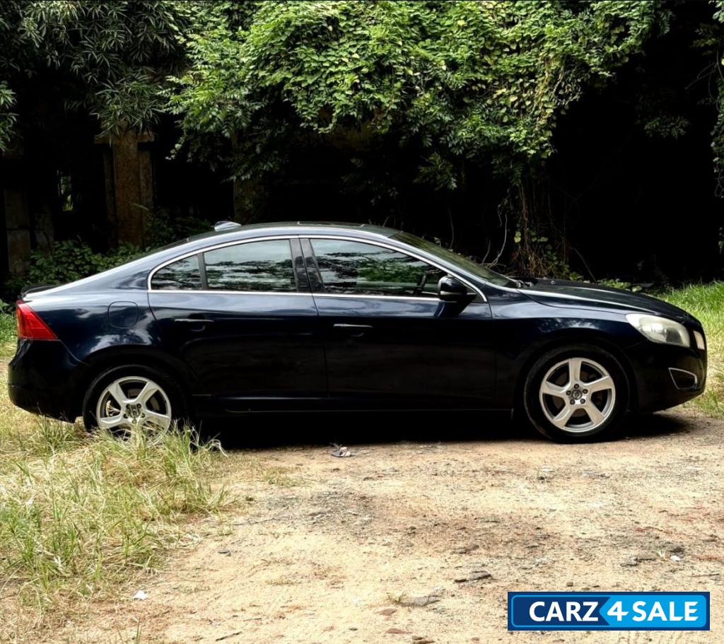 Caspian Blue Volvo S60 D4 Summum