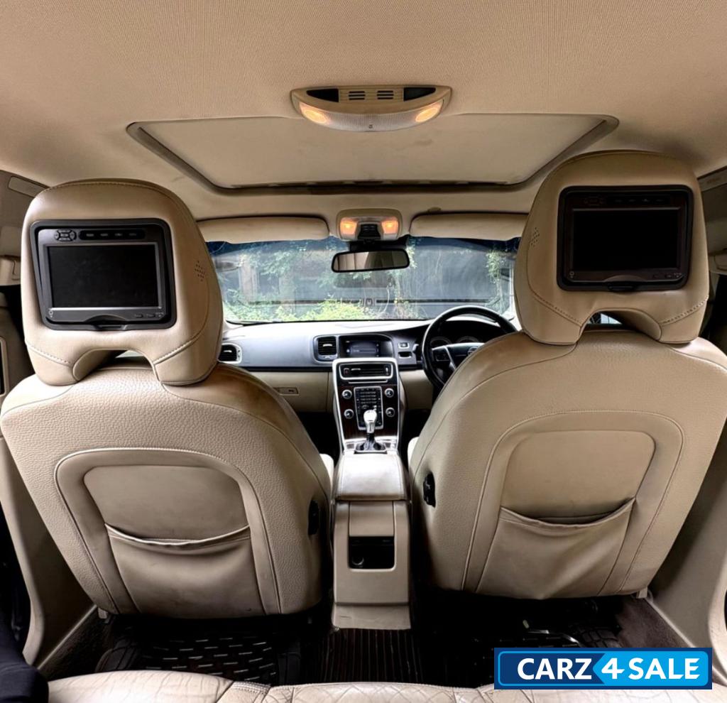 Caspian Blue Volvo S60 D4 Summum