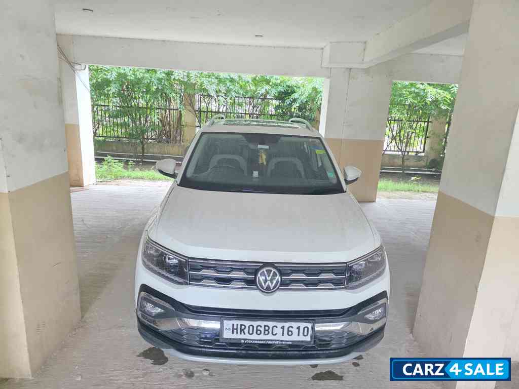 White Volkswagen Taigun 1.0TSI Topline