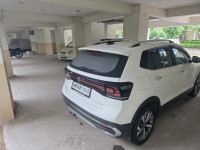 White Volkswagen Taigun 1.0TSI Topline