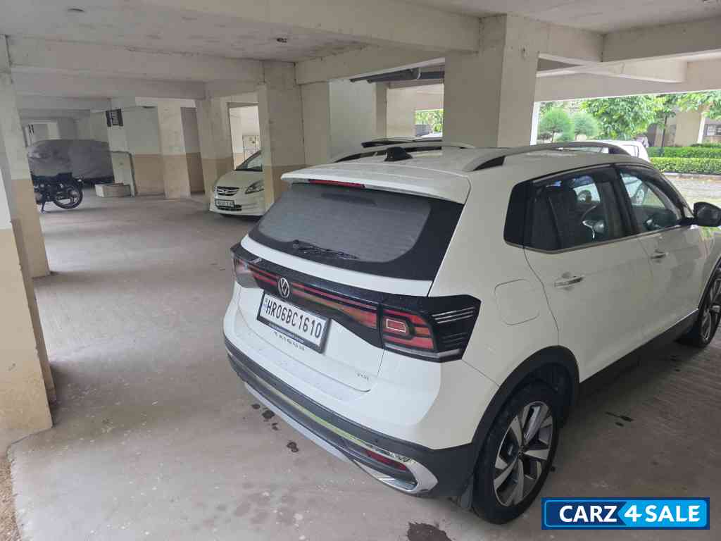 White Volkswagen Taigun 1.0TSI Topline