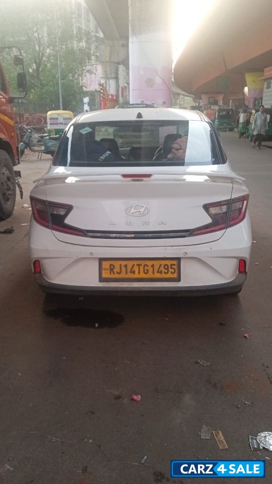 White Hyundai Aura S CNG