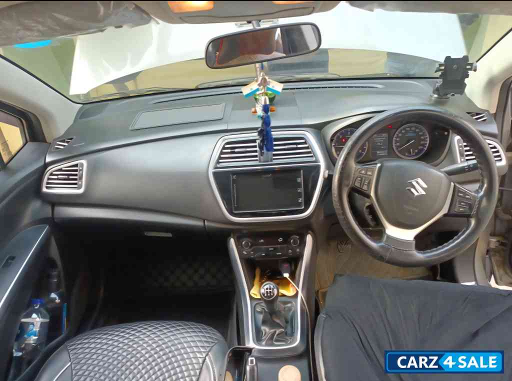 Premium Silver Maruti Suzuki S-Cross Zeta 1.3