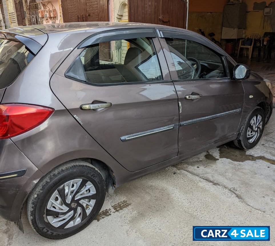Tata Tiago XE