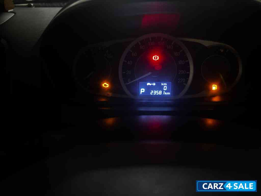 White Ford Aspire Aspire 1.5 TI VCT AT