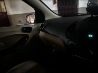 White Ford Aspire Aspire 1.5 TI VCT AT