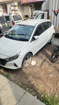 Polar White Hyundai i20 Diesel
