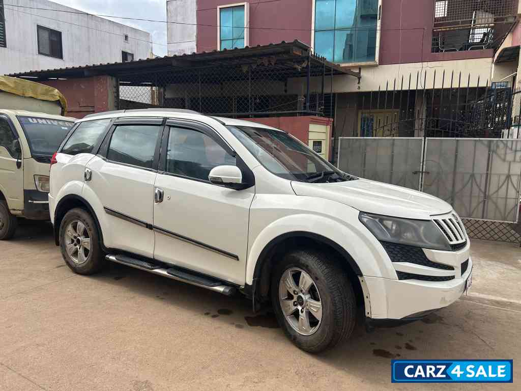 Mahindra XUV 500 W8