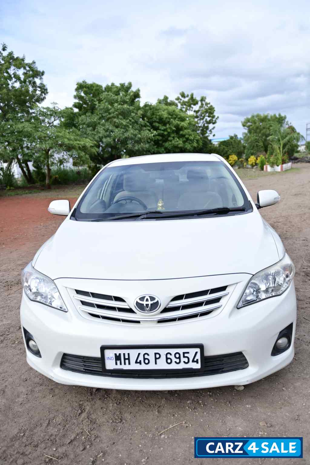 Beige Toyota Corolla Altis 1.8G