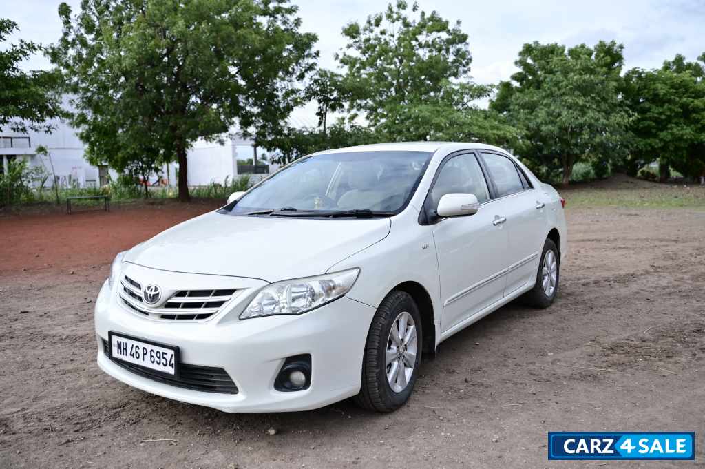 Beige Toyota Corolla Altis 1.8G