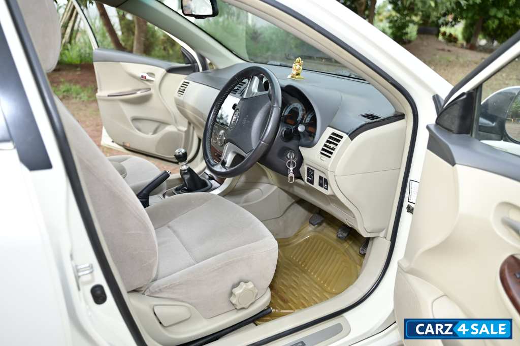 Beige Toyota Corolla Altis 1.8G