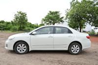 Beige Toyota Corolla Altis 1.8G