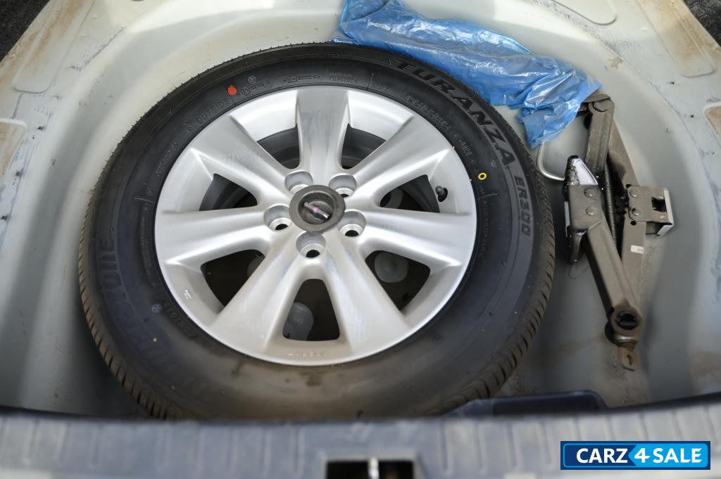 Beige Toyota Corolla Altis 1.8G